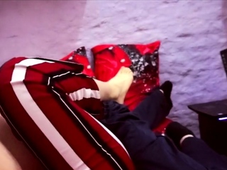 My girlfriend’s anus is so tight that she won’t let me put i