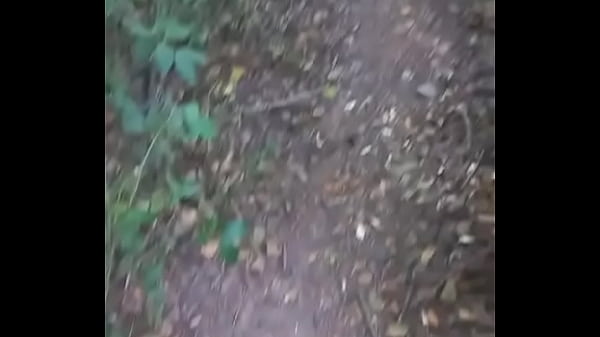 Una rica chupada en el bosque